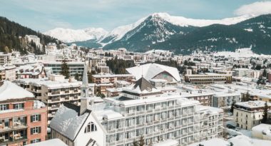 Hard Rock Hotel Davos Außenansicht im Winter